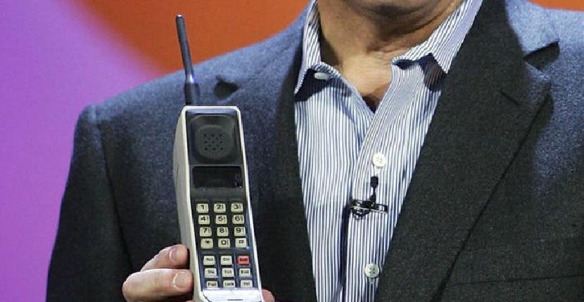 Motorola Dynatac 8000X: el primer teléfono móvil